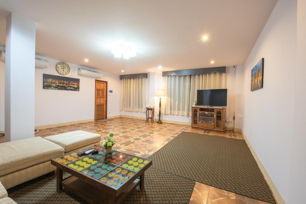 Onvara Place Hotell Phra Nakhon Si Ayutthaya Exteriör bild